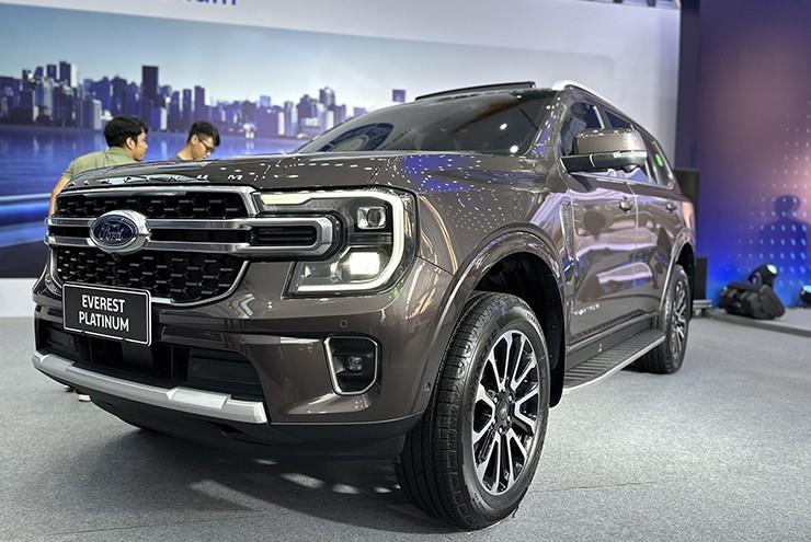 Chi tiết Ford Everest Platinum vừa ra mắt tại Việt Nam, giá 1,5 tỷ đồng