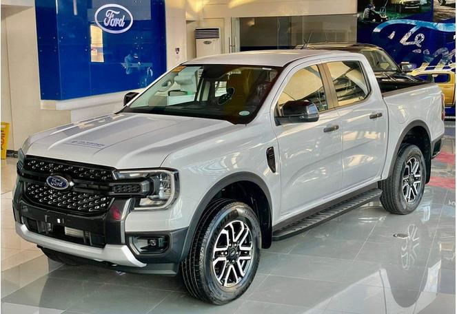 Ford Ranger sắp thêm bản mới, đắt hơn Toyota Hilux, trang bị bỏ xa