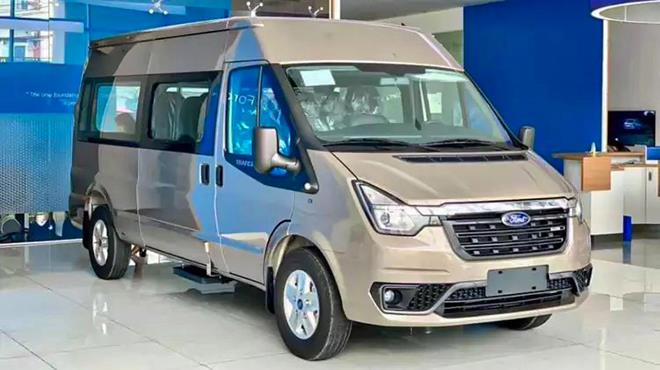 Ford Transit mới có mặt tại đại lý, giá từ 845 triệu đồng