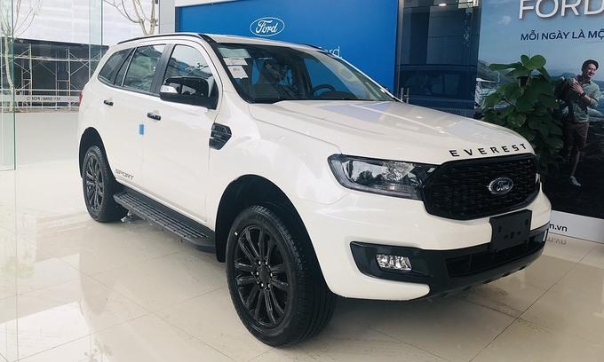 Ford Everest tiếp tục giảm giá gần 100 triệu đồng