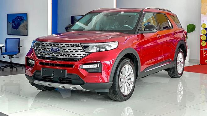 Cận cảnh Ford Explorer thế hệ mới tại đại lý, bị chênh giá vì lượng hàng về ít